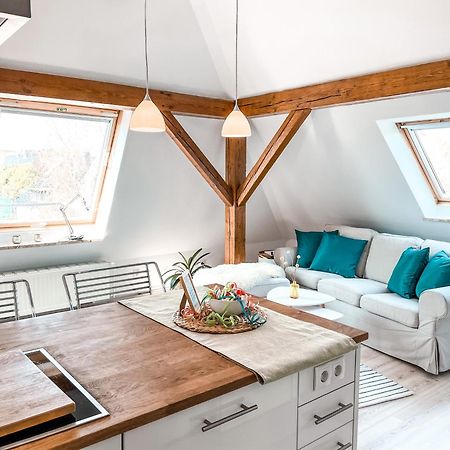 Stilvolle Dachgeschosswohnung In Duesternbrook Kiel Bagian luar foto