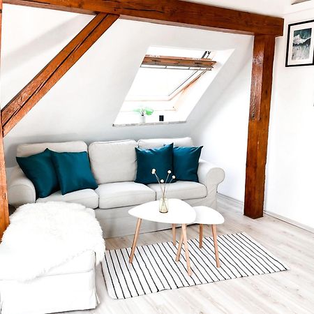 Stilvolle Dachgeschosswohnung In Duesternbrook Kiel Bagian luar foto