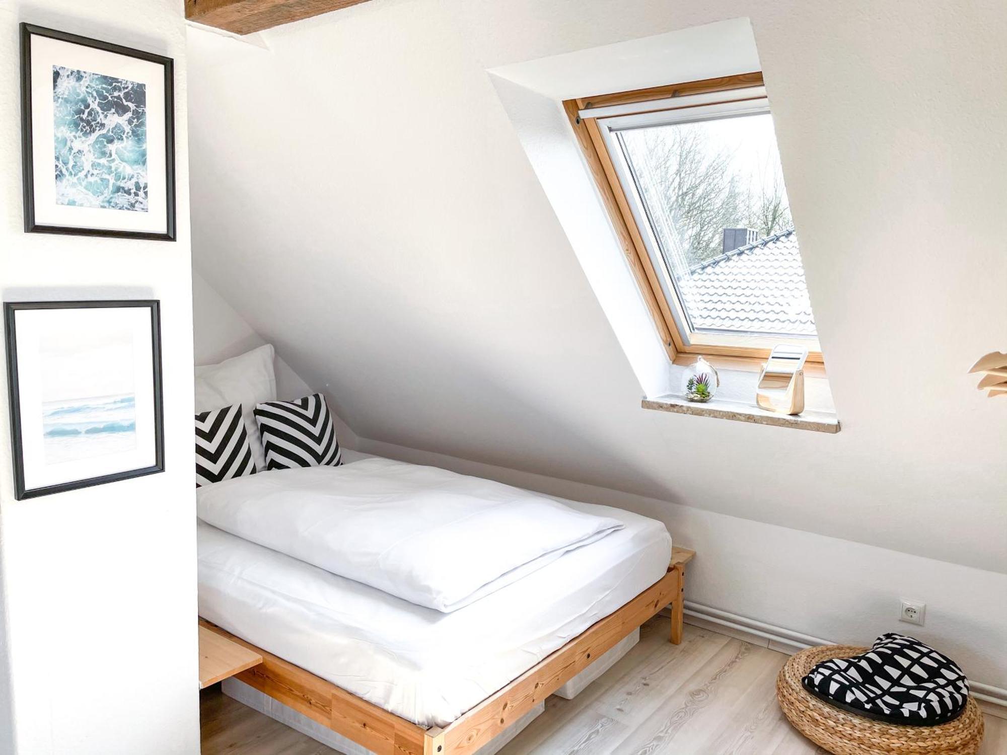 Stilvolle Dachgeschosswohnung In Duesternbrook Kiel Bagian luar foto